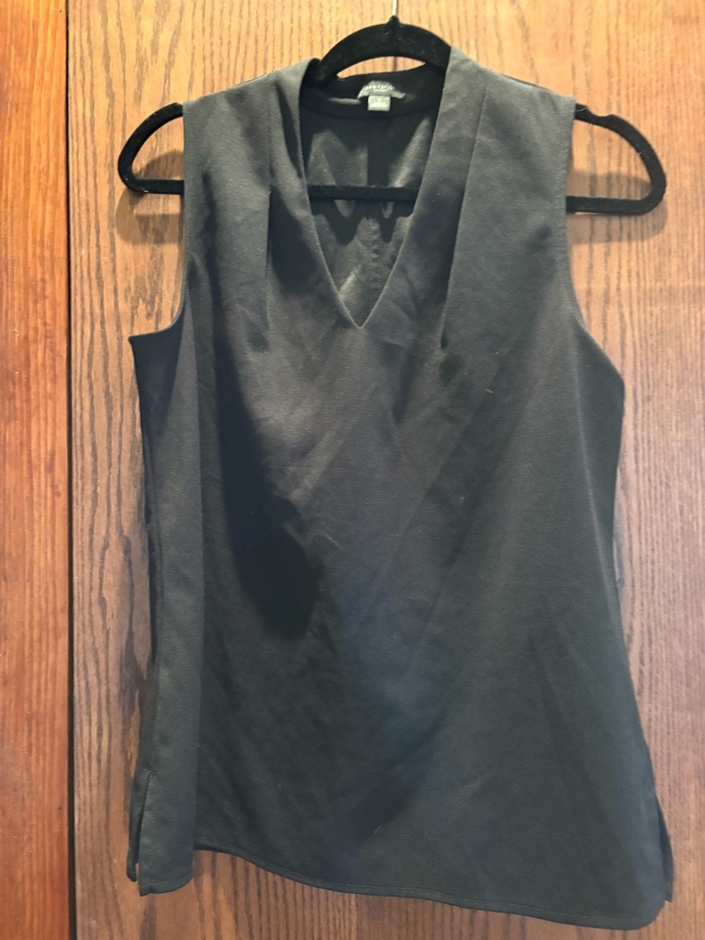Ann Taylor Black V-Neck Sleeveless Camisole